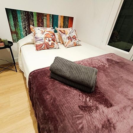 By Universitat Private Rooms Barcelona Exterior foto