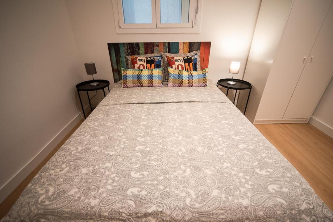 By Universitat Private Rooms Barcelona Exterior foto