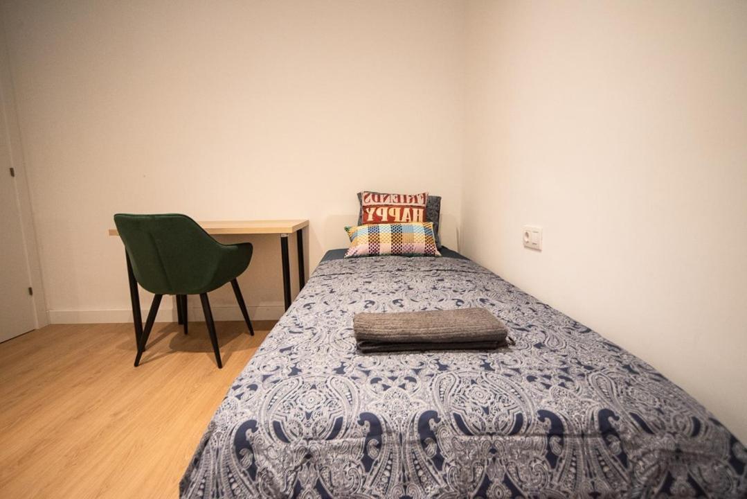 By Universitat Private Rooms Barcelona Exterior foto