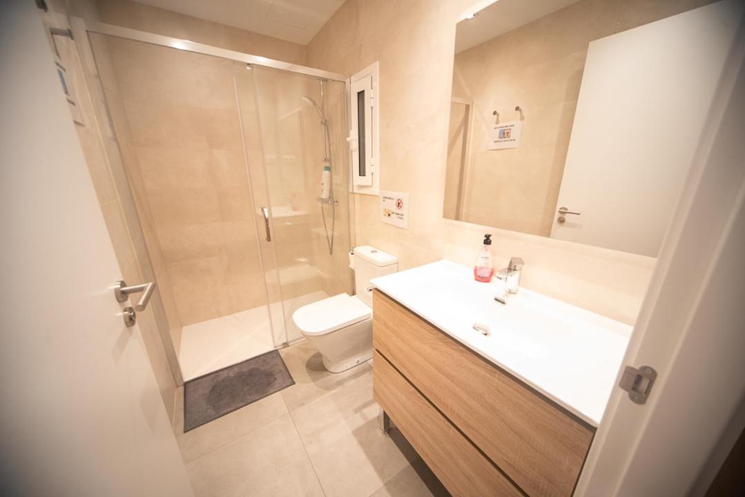 By Universitat Private Rooms Barcelona Exterior foto