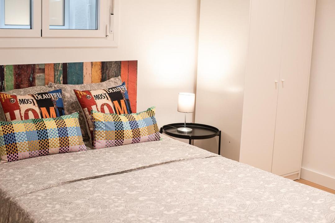 By Universitat Private Rooms Barcelona Exterior foto