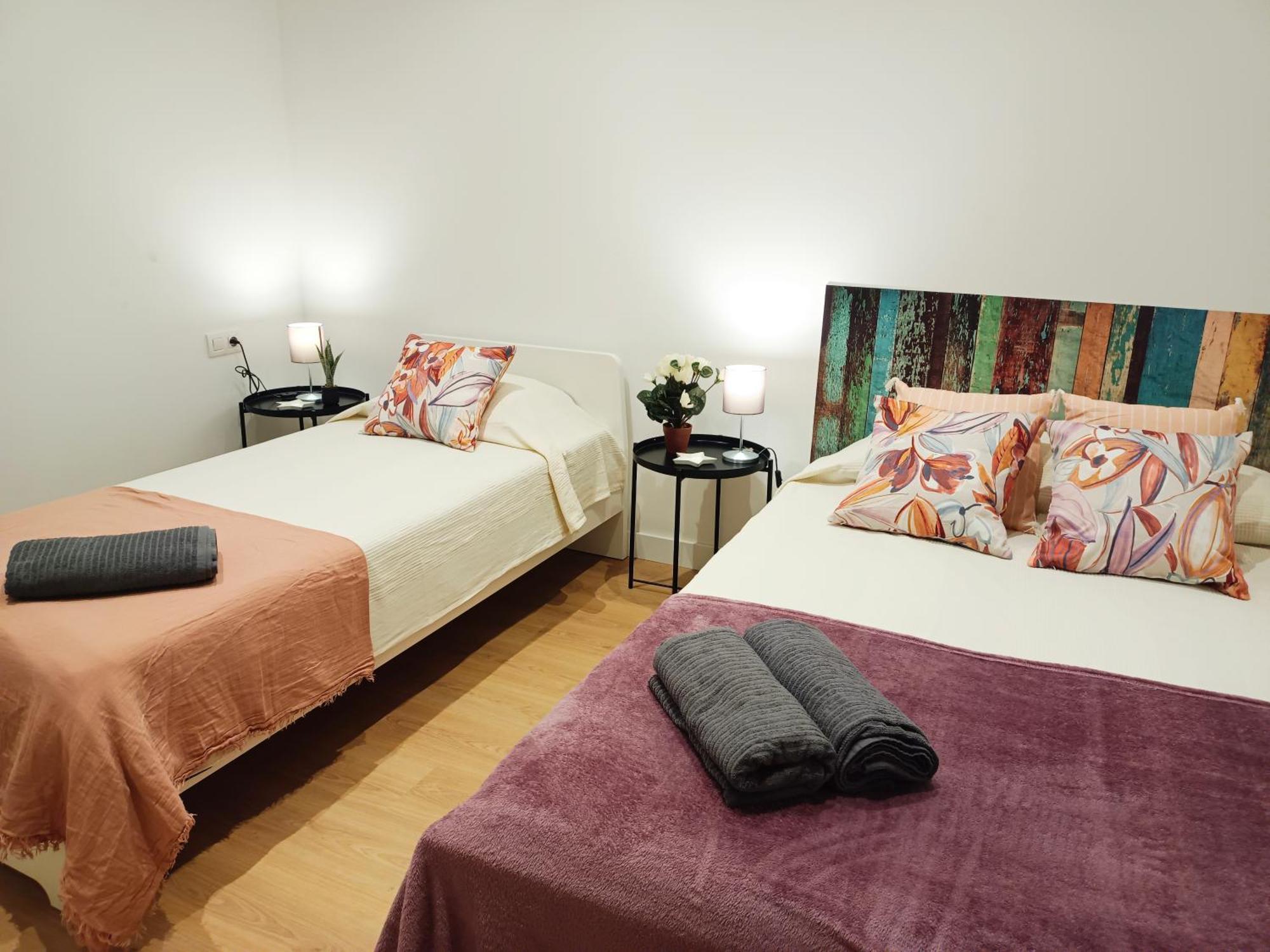 By Universitat Private Rooms Barcelona Exterior foto